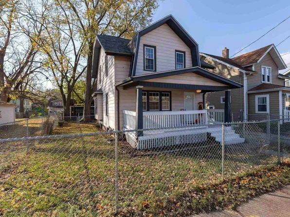 1616 25th Ave, Moline, IL 61265