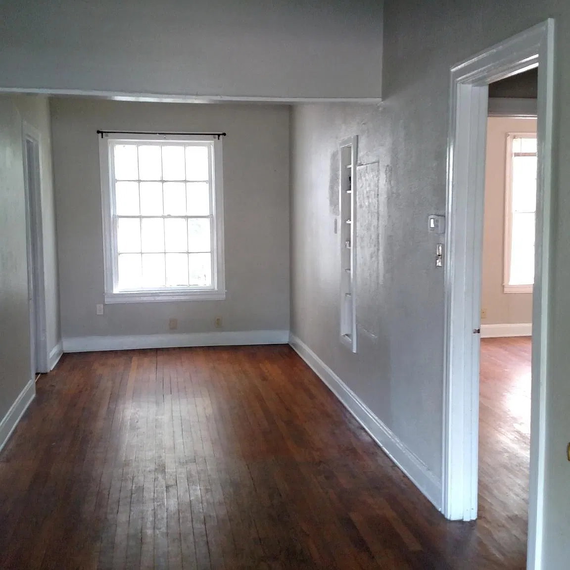 218 W 51st St — Photo 2