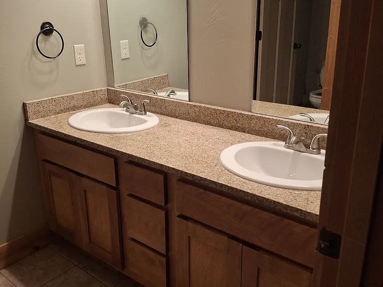 3689 Pipestone St — Photo 6