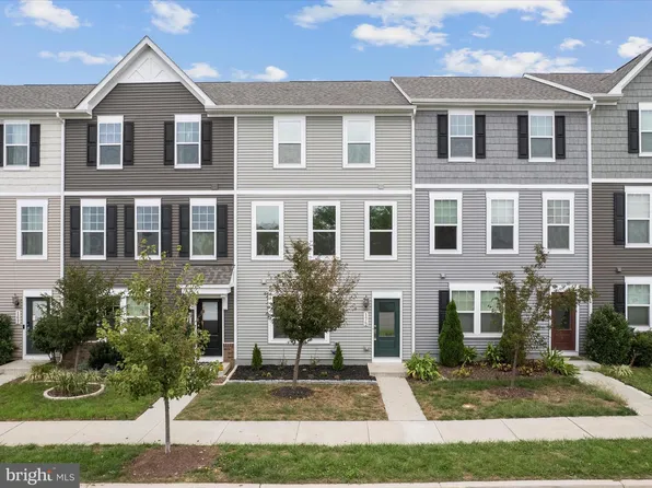 175 Presidents Pointe Ave, Ranson, WV 25438