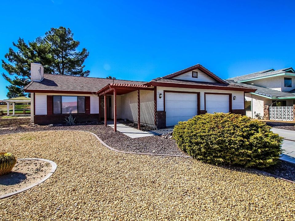 1st image of 27364 Strawberry Ln