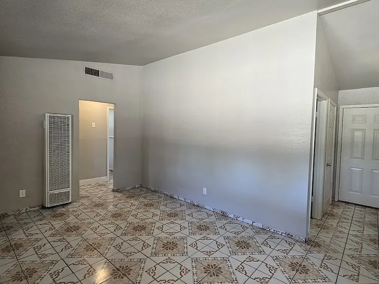 2137 W Dayton Ave — Photo 7