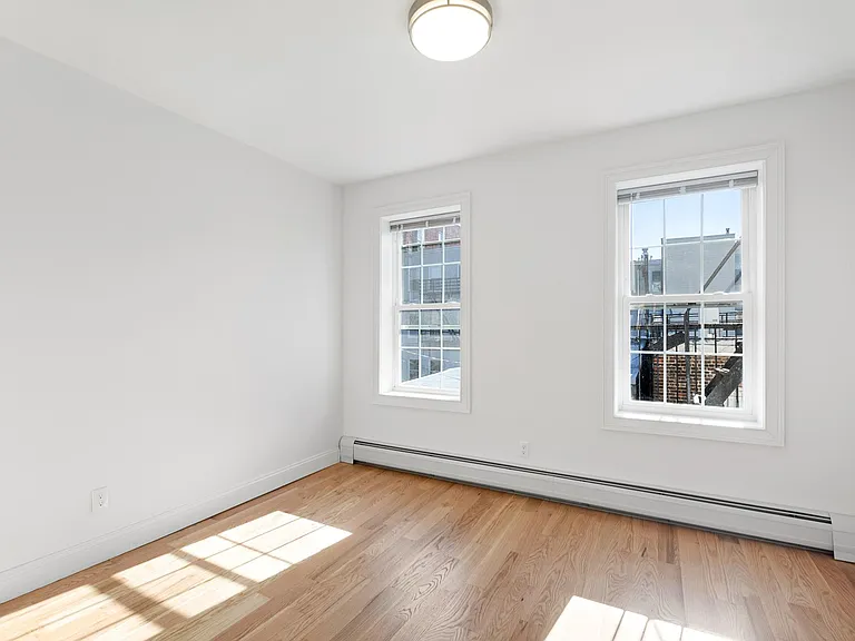 260 New York Ave #2R — Photo 7