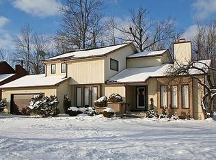 47 Primrose Ln, East Amherst, NY
