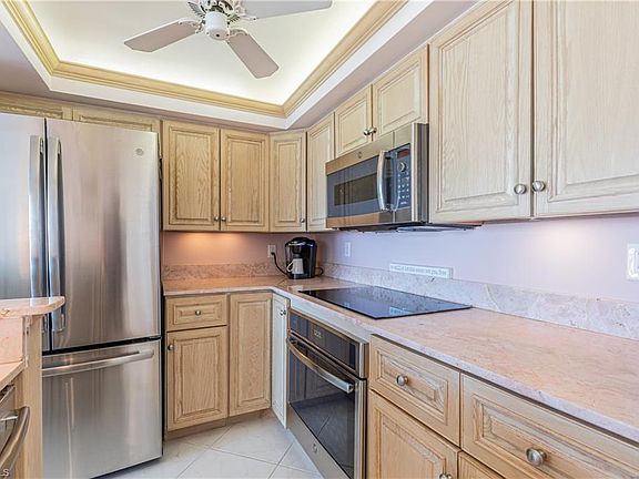 2nd image of 549 Seaview Ct APT H1