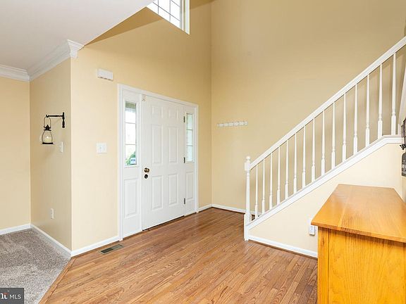 4th image of 837 Slate Hill Dr