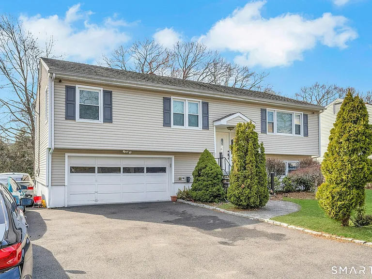 25 Quinsey Dr — Photo 2