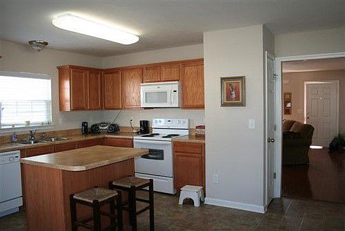 3rd image of 306 Sarava Ln
