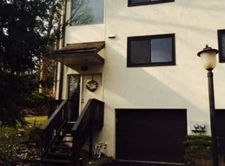 3086 Swallow Hill Cir, Pittsburgh, PA