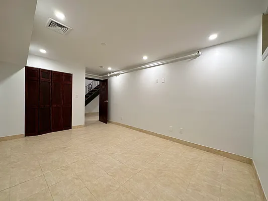 Rented by Compass | media 23