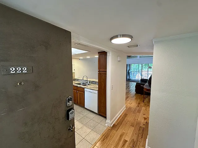 222 Woodlake Wynde #222 — Photo 3