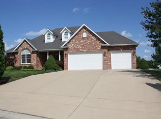 206 Country Rdg, Columbia, IL 62236