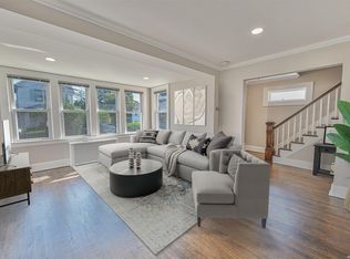 7 1st St, Greenvale, NY 11548