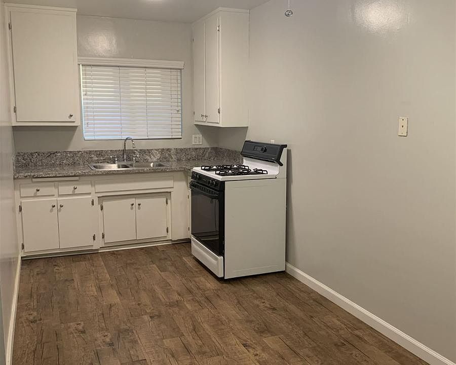 Scott #9 Dining Area