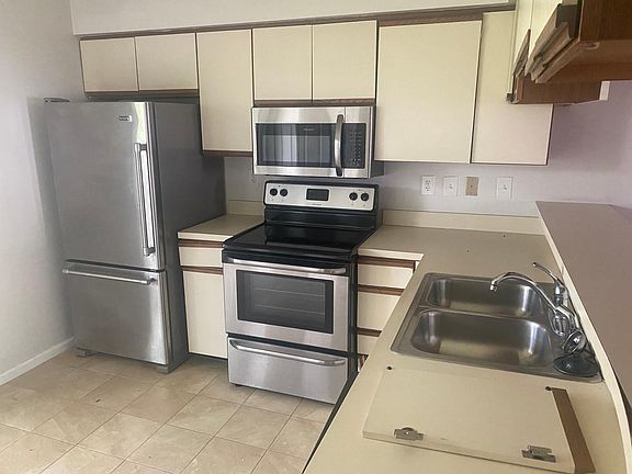 3rd image of 351 Fort Worth Ave APT 202