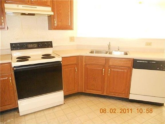 3rd image of 3340 Carica Dr