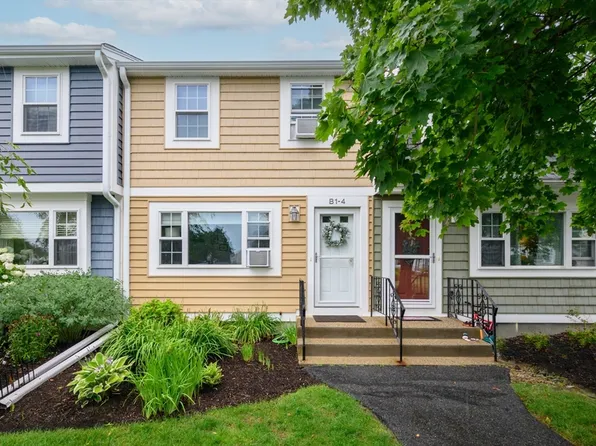 4 Lydon Ln #4-B1, Halifax, MA 02338