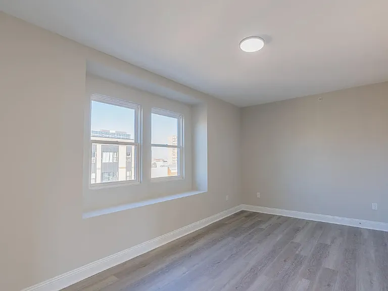 1514 West Girard Ave — Photo 8