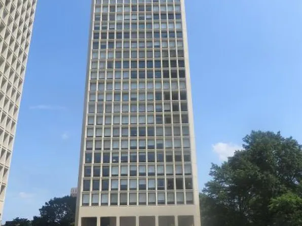 200 Locust St #8A, Philadelphia, PA 19106