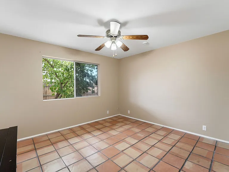 545 E Brown Rd — Photo 12