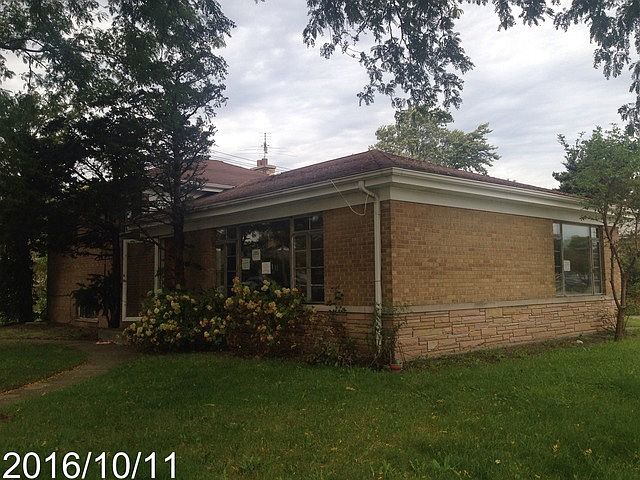 1st image of 4000 W Morse Ave