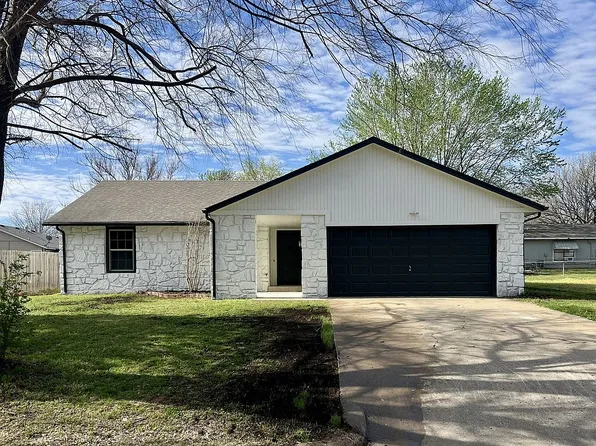 607 E Spring St, Collinsville, OK 74021