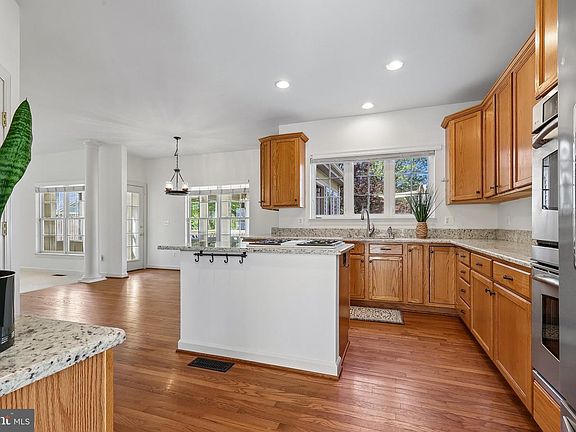 5th image of 43097 Binkley Cir