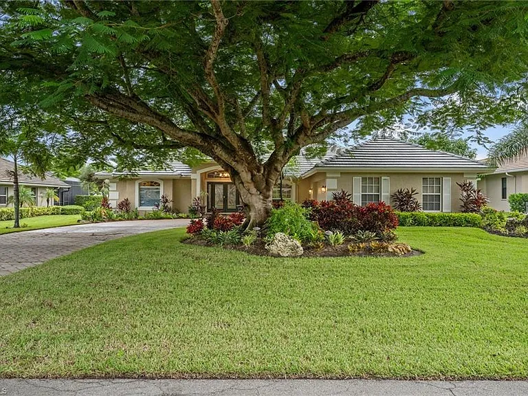 28399 Del Lago Way — Photo 2