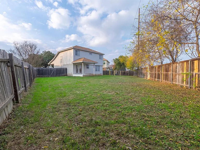 7700 Portland Trl — Photo 32