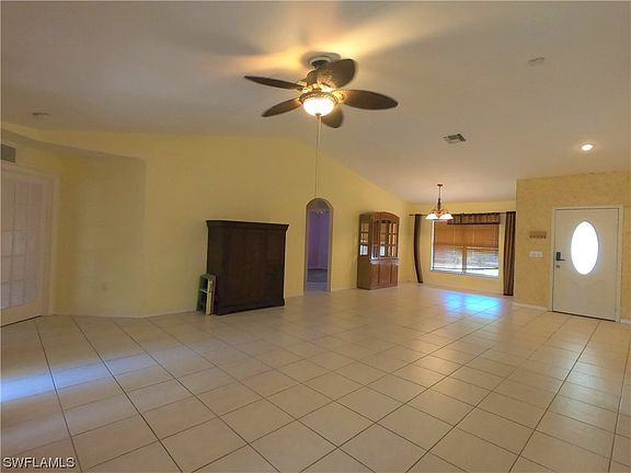 4th image of 1104 Truman Ave