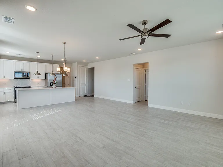 9601 Thorncrown Ln — Photo 2