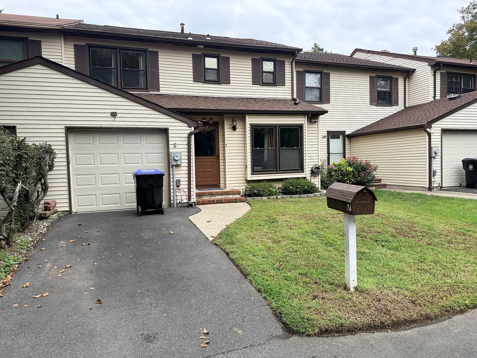 3 bed, 2.5 bath, 1783 sqft, $3,450 — Photo 1
