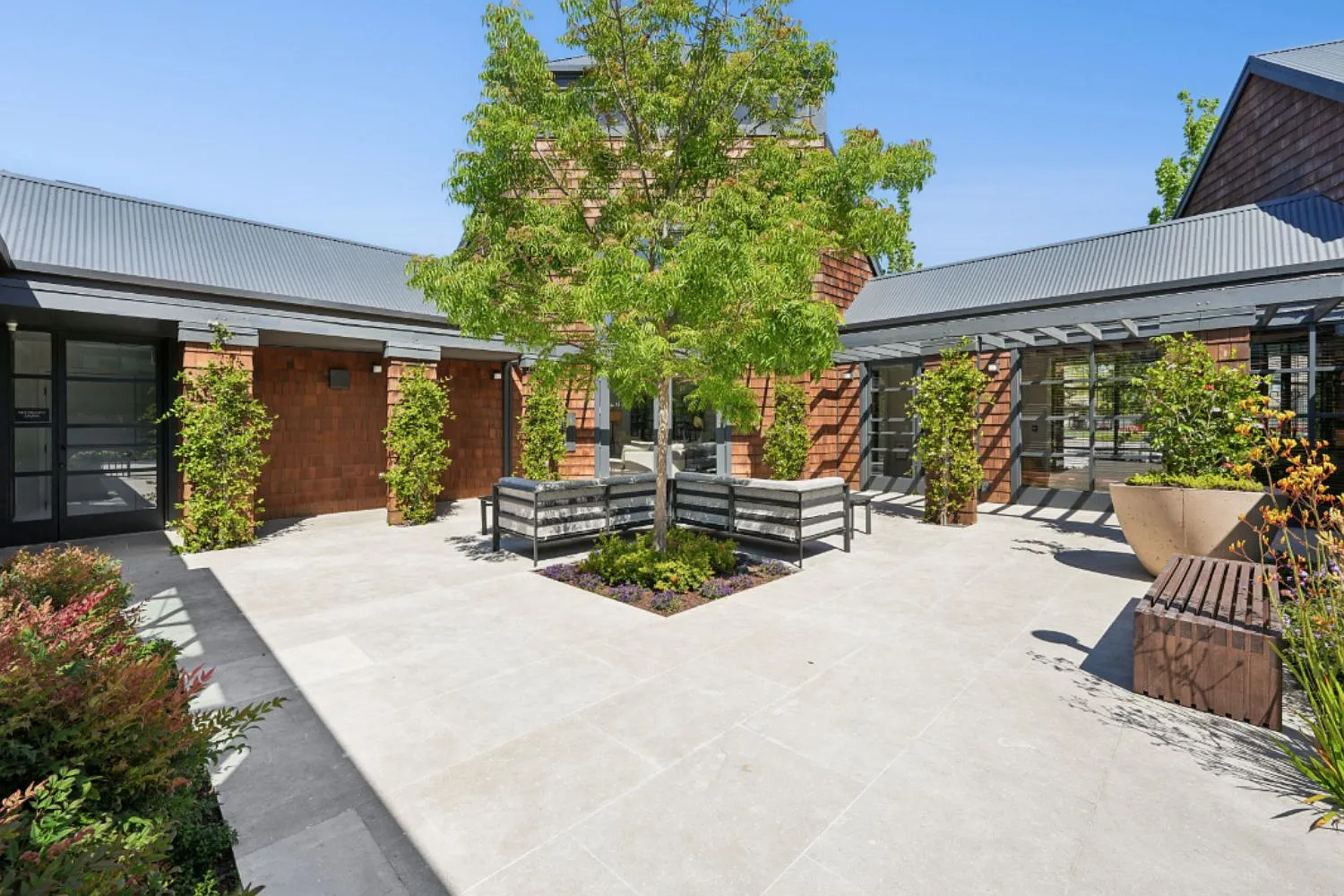 Indian Creek Apartments — Photo 3
