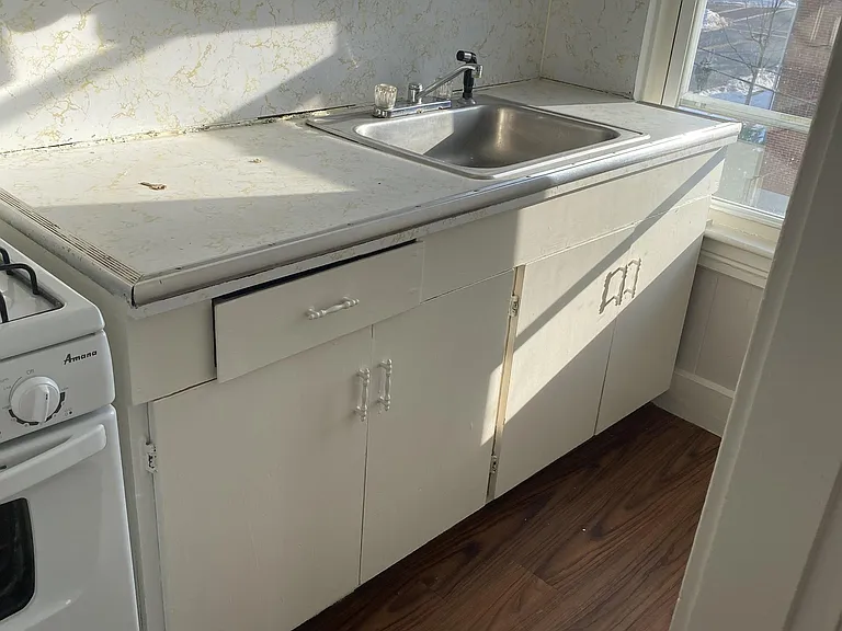 157 Massabesic St — Photo 10