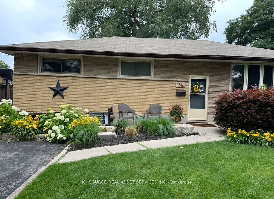 1st image of 54 Rockwyn Cres