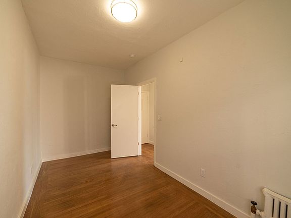 5th image of 743 Warfield Ave APT 1