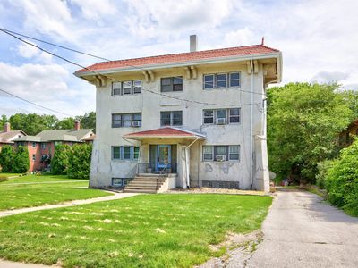 4000 University Ave APT 6, Des Moines, IA, 50311