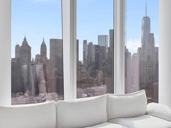 1 Manhattan Square image 9 of 40