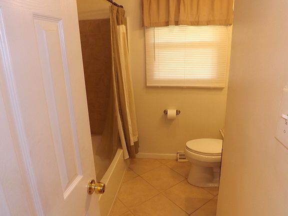 2nd image of 8007 Hammond St
