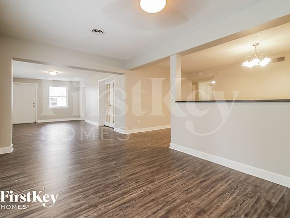 3rd image of 2029 Taylor Ave