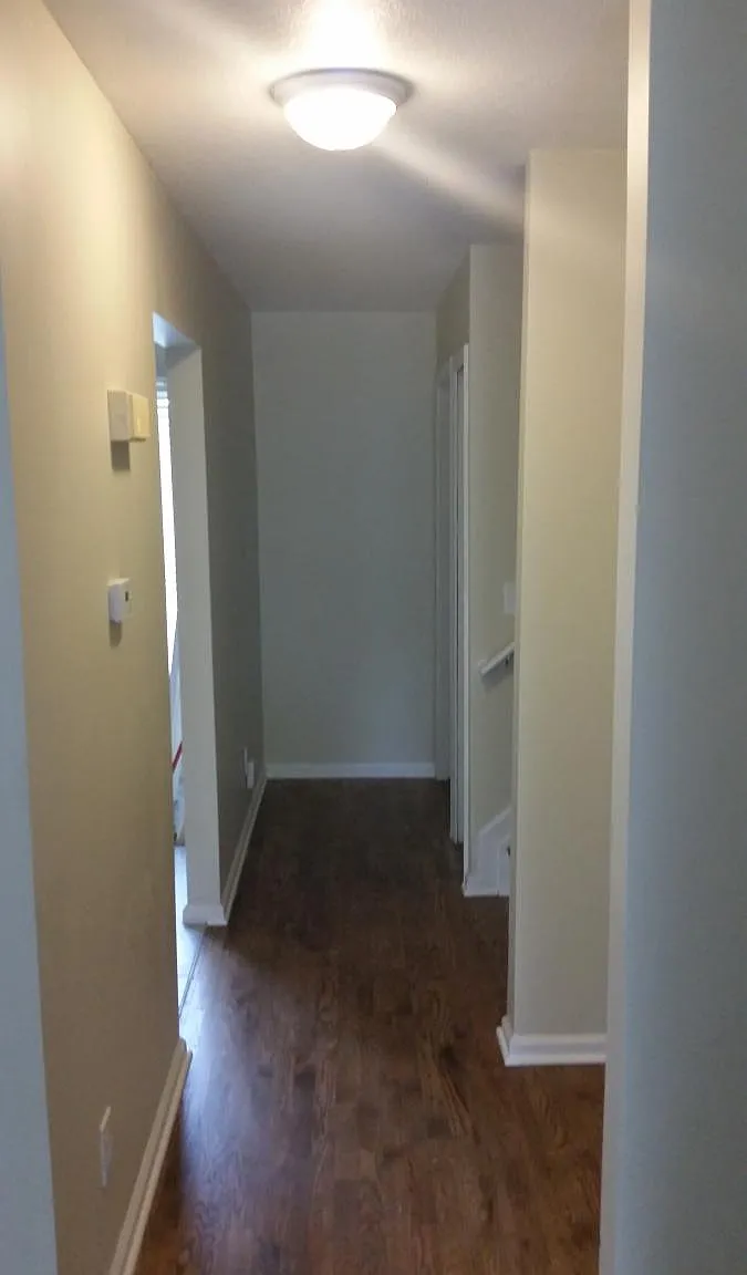 3 bed, 2.5 bath, 2200 sqft, $2,400 — Photo 3