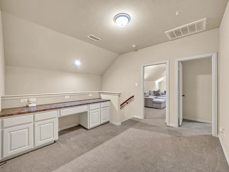 5048 Exposition Way — Photo 32