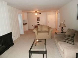 2100 Hassell Rd APT 302, Hoffman Estates, IL 60169