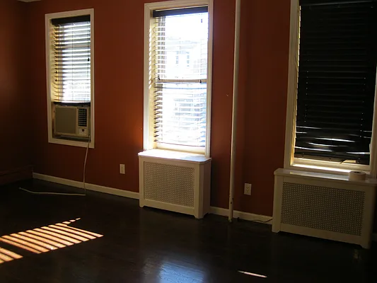 Rented by Franco Global Realty | media 18