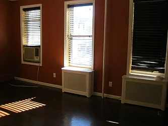 Rented by Franco Global Realty