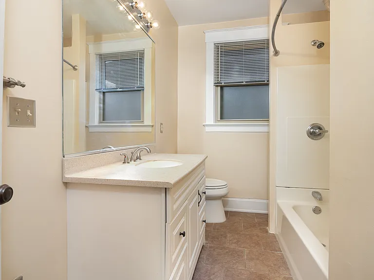 5248 Montgomery Rd — Photo 18