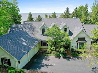 5261 Edgewater Beach Rd, Green Bay, WI 54311