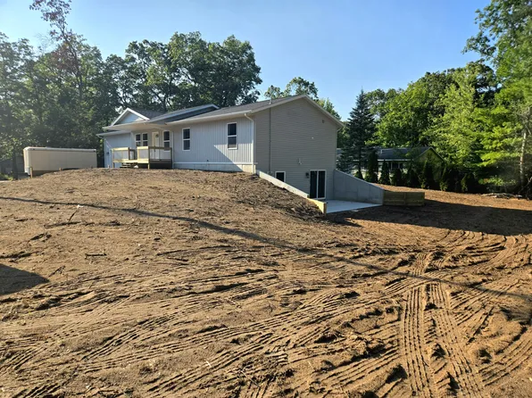480 W Kenwood St, Twin Lake, MI 49457