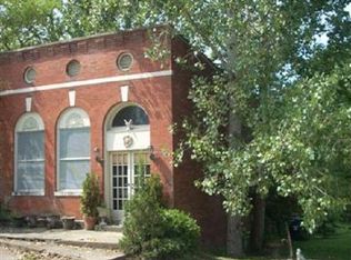 109 W College Ave, Friendsville, TN 37737