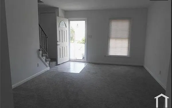 49 Lerner Ct — Photo 2